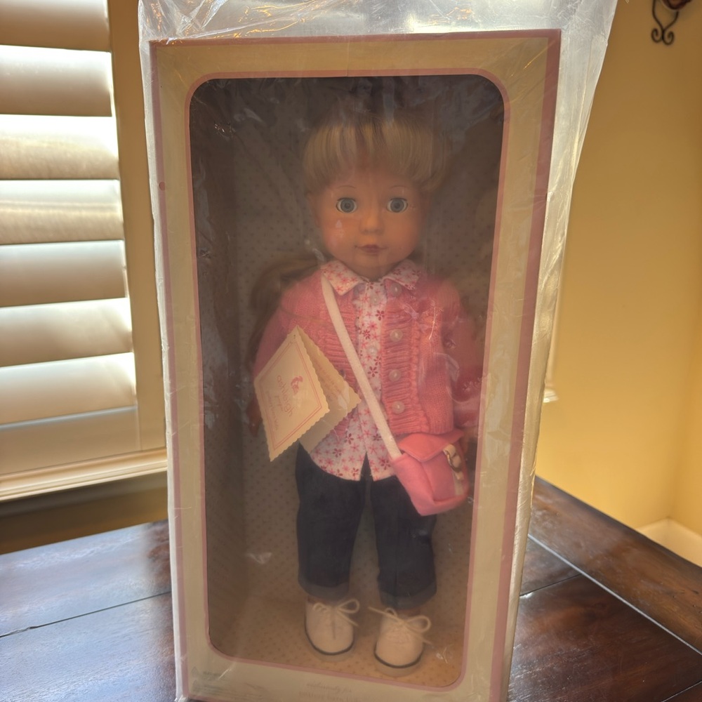 PBK 18” Ashleigh Doll - Picture 2 of 9